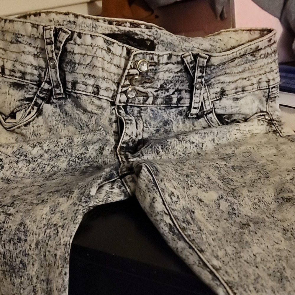 Jean - Picture 2 of 3